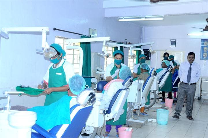 S.J.M Dental College and Hospital Chitradurga Campus Laboratory photo 3